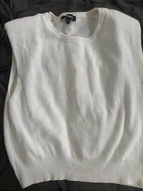 Express White Ribbed Knit Sleeveless Shell shoulder pads